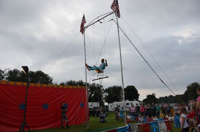 Trapeze act